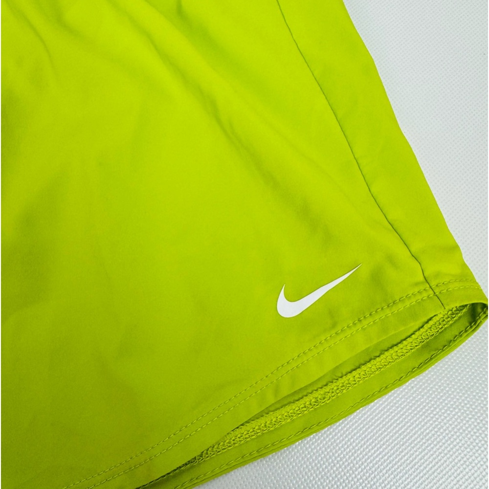 Nike‎ girls DRI-FIT training shorts.  NWT SIZE medium.